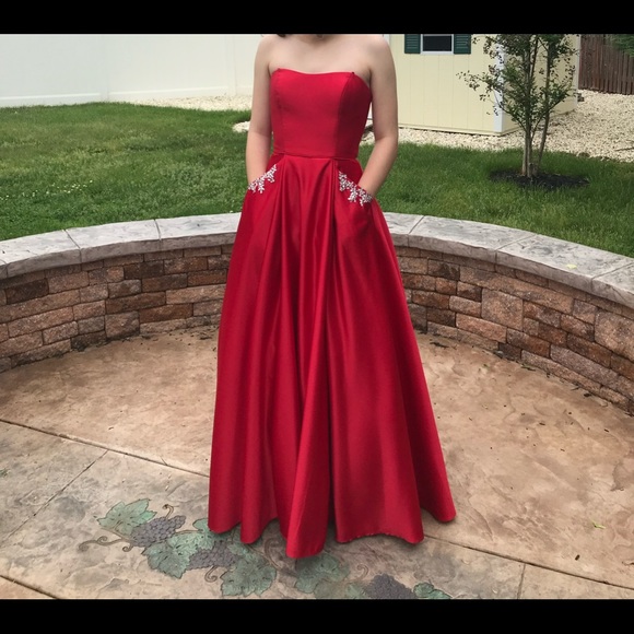 Red Prom Dress, pockets with sequence.  Worn once, size 2 - Picture 2 of 2